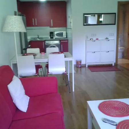 Torre De La Fuente Aprtovistas Piscina Parking اوفيدو