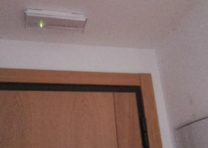 Torre De La Fuente Aprtovistas Piscina Parking اوفيدو