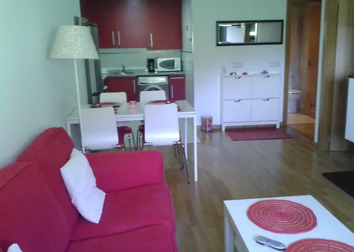 Torre De La Fuente Aprtovistas Piscina Parking オビエド